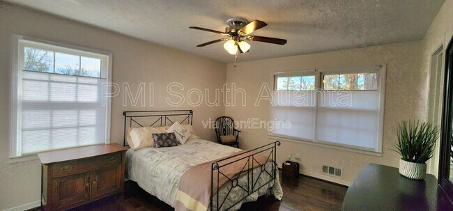 Building Photo - 1240 Flat Rock Rd