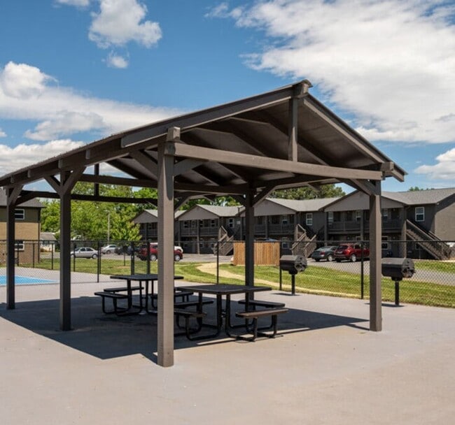 Building Photo - Broadbay Crossings