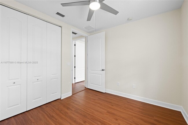Building Photo - 433 SW 147th Ave