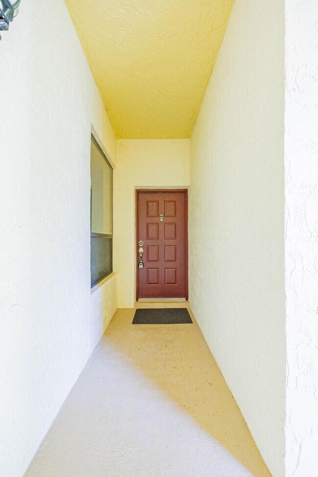 Building Photo - 7520 La Paz Blvd