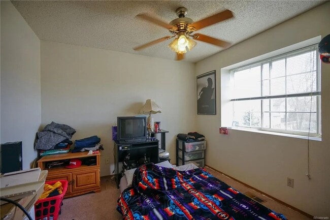 Building Photo - 3 Bedroom Home in Thornton