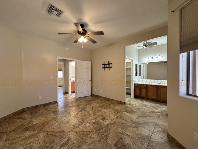 Building Photo - 585 W Deerview Ct