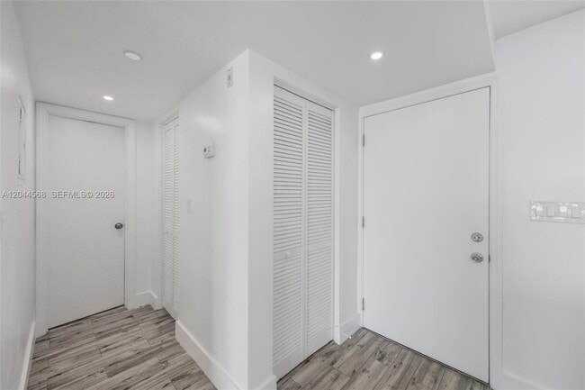 Building Photo - 2851 Leonard Dr