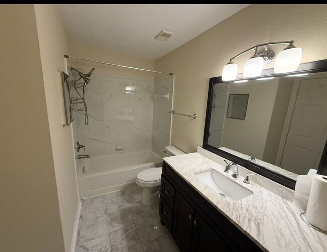 Building Photo - Prime Orlando Location!