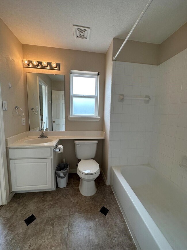 Building Photo - 3902 Breaux Bridge Ln