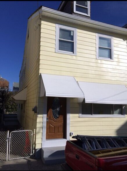 Building Photo - 20 3rd St