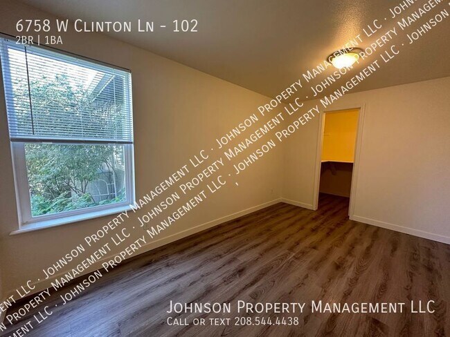 Building Photo - 6758 W Clinton Ln