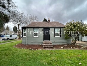 Building Photo - 13th &amp; Chambers