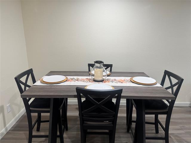 Building Photo - 7832 Royal Ln