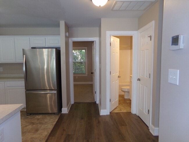 Building Photo - Location, Location, Location!!