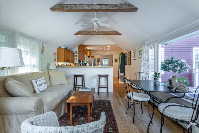 Building Photo - 62 Brush Hill Rd