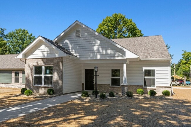 Building Photo - Newly Built 3 Bedroom House w Garage