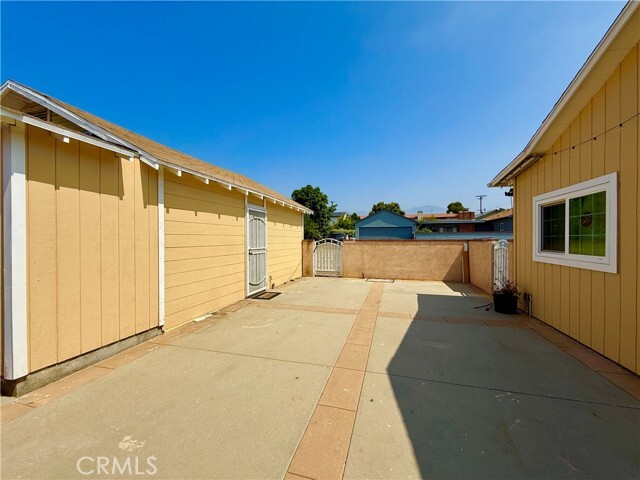 Building Photo - 153 S Muscatel Ave