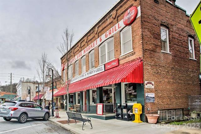 Building Photo - 24 W Main St
