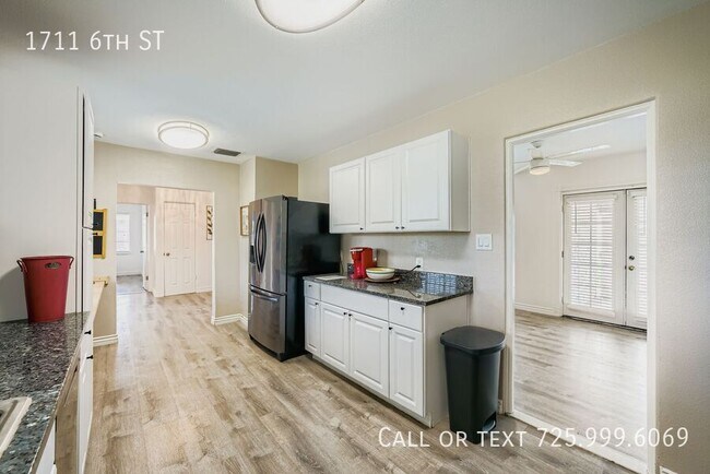 Building Photo - 1711 S 6th St