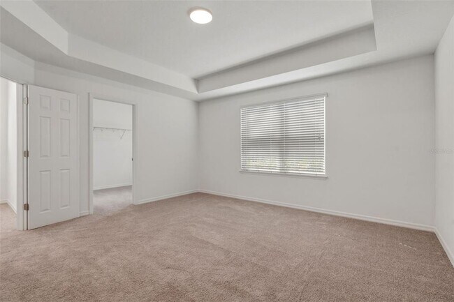 Building Photo - 9377 Meadow Hunt Way