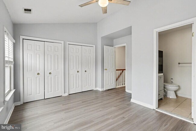 Building Photo - 216 Scott St