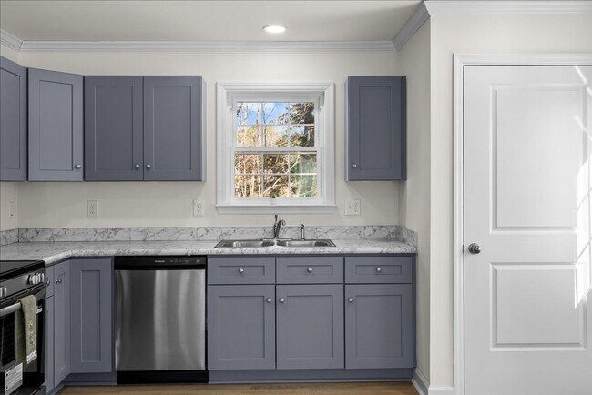 Building Photo - The Home You’ve Been Searching For! *Utilities & Furniture can be added with a rental premium.*