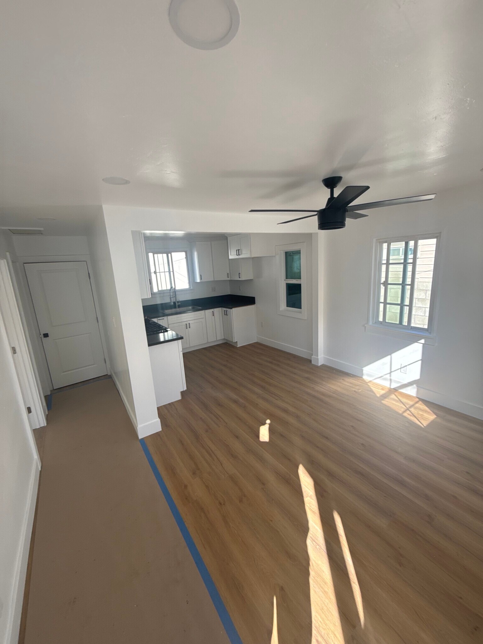 Building Photo - 5661 California Ave