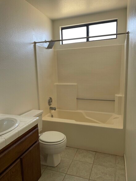 Building Photo - 37108 La Contempo Ave