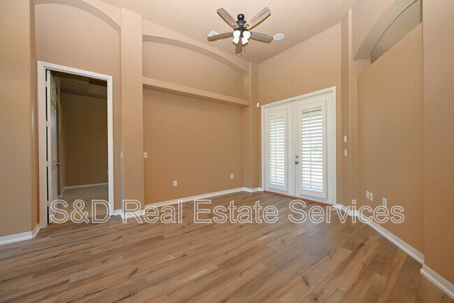 Building Photo - 2618 High Ridge Dr