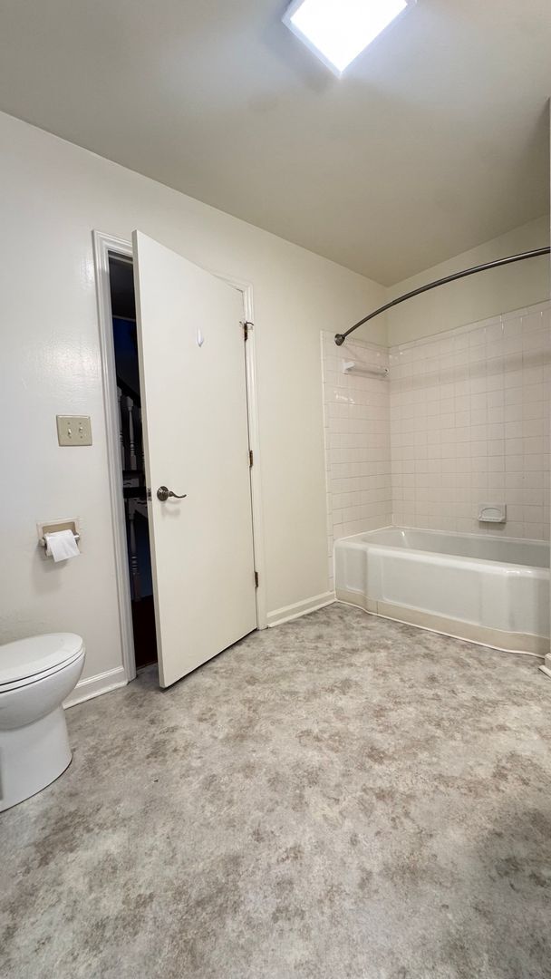 Building Photo - 911 Campbell Ave SW