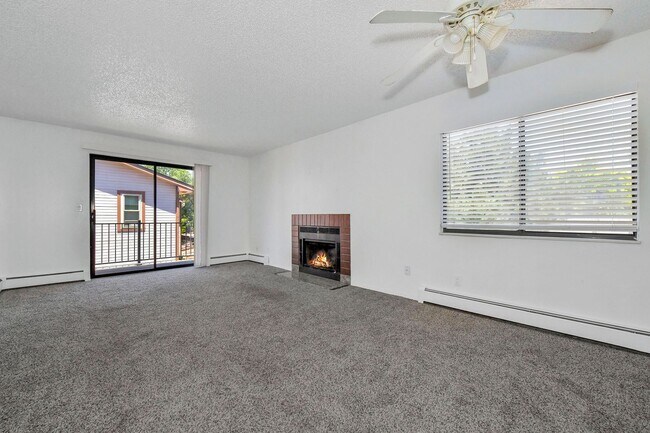 Building Photo - 6702 Dublin Loop W