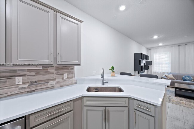 Building Photo - 5180 Eucalyptus Dr