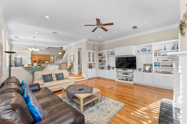 Building Photo - 9910 Orchard Ct