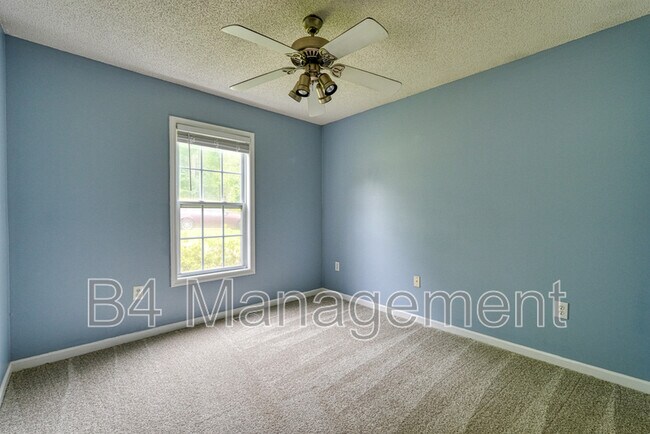 Building Photo - 208 Cotton Creek Dr