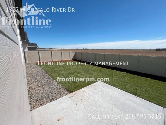 Building Photo - 1327 W Buffalo River Dr