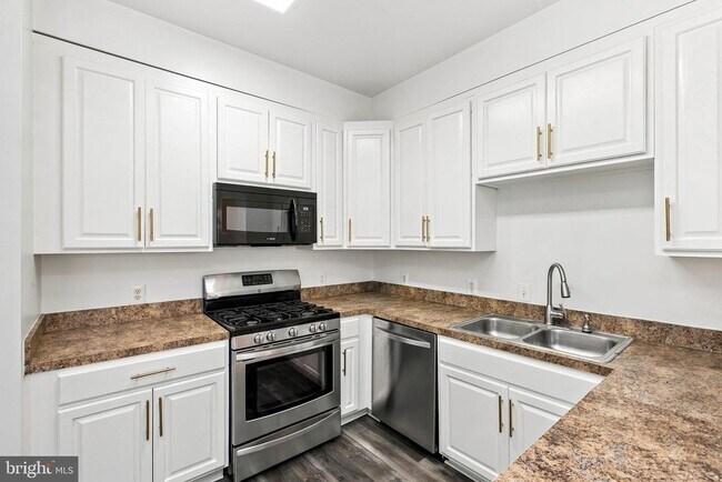 Building Photo - 1824 Cedar Cove Way