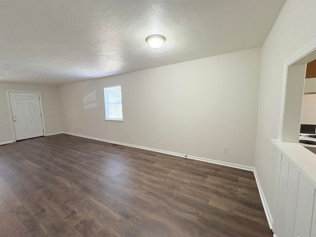 Building Photo - 2110 Golf Terrace Dr