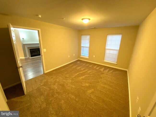 Building Photo - 18003 Cloppers Mill Terrace