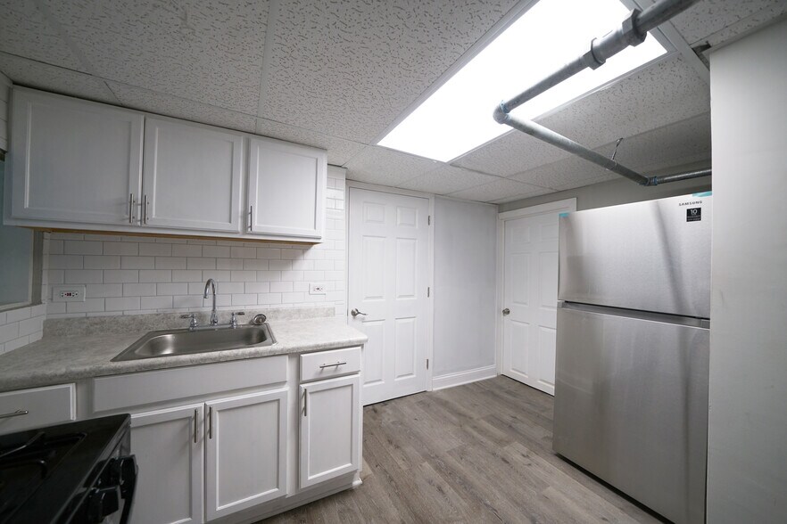 Building Photo - 3021 N Davlin Ct