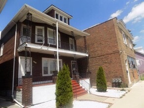 Building Photo - 2331 Caniff St