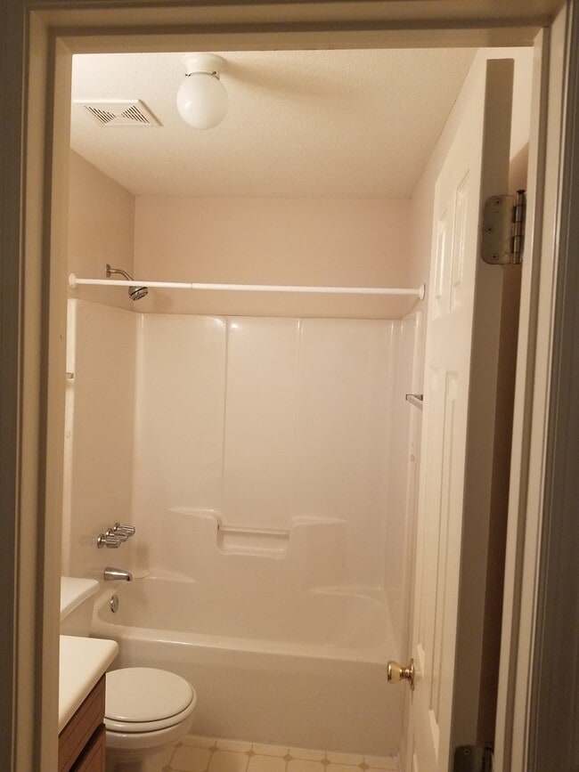 Building Photo - 6126 Vinnie Dr