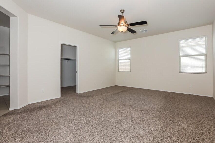 Building Photo - 4621 E Fire Opal Ln