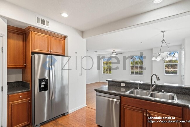 Building Photo - 812 Joree Ln