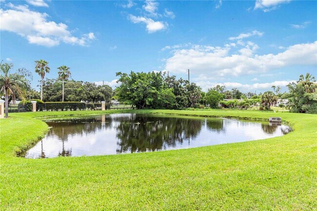 Building Photo - 1050 Villagio Cir