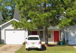 Building Photo - 408 S Woodburn Dr