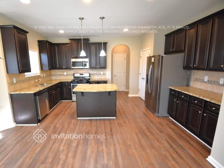 Building Photo - 340 Madison Grace Ave