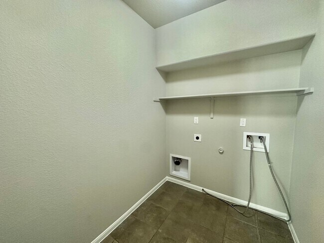 Building Photo - NEW MANAGEMENT IN ROUND ROCK TX!!!!!