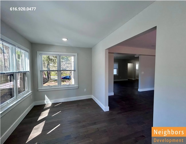 Building Photo - 2390 Crestview Dr SW