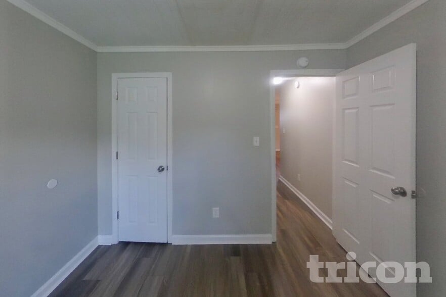 Building Photo - 605 Tramore Ct