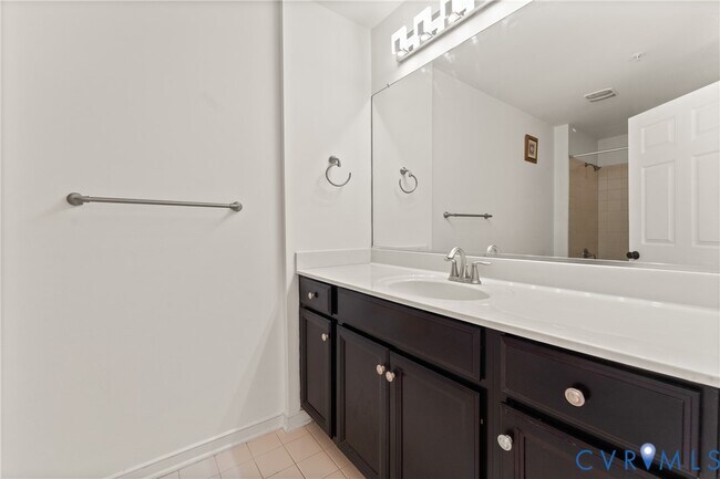 Building Photo - 3904 Village Townes Walk