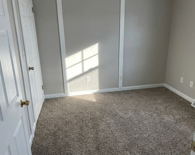 Building Photo - 222 Bellfield Ave