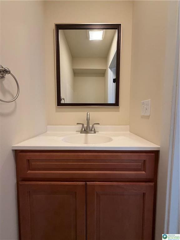 Building Photo - 102 Linda Ct N