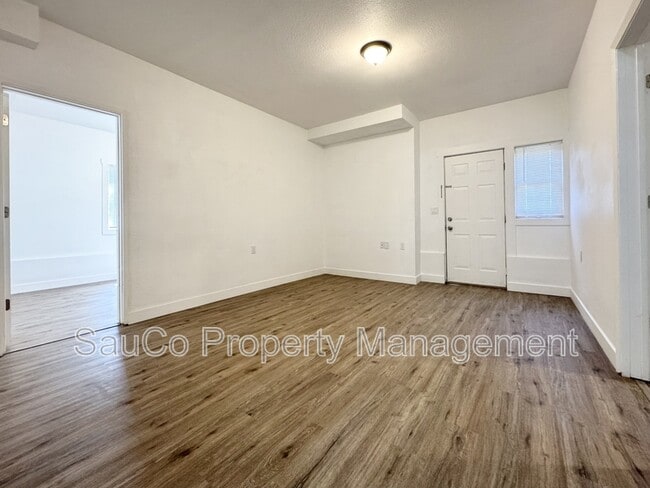 Building Photo - 6423 SW Raab Rd