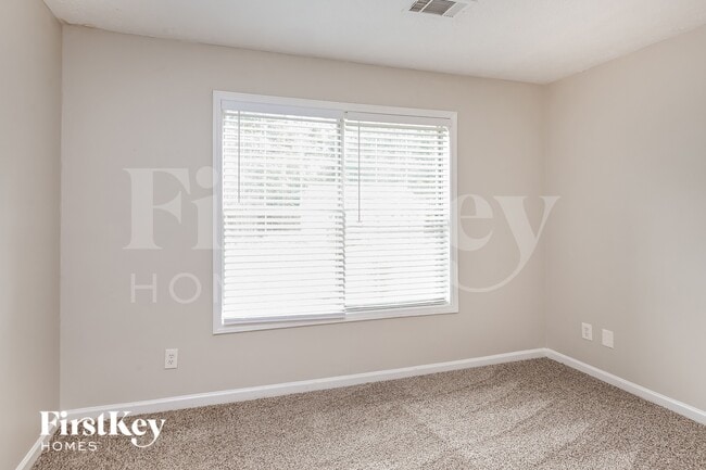 Building Photo - 1480 Royale Castle Dr